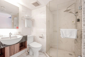 Hotel Melawai by OYO Rooms