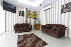 RedDoorz Apartment @ Pegangsaan Kelapa Gading 3