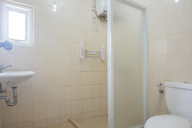 RedDoorz Near Setiabudi One Mall