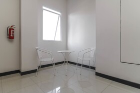 Reddoorz Plus W Guesthouse