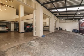 Reddoorz Plus W Guesthouse