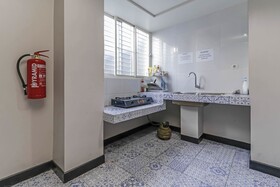 Reddoorz Plus W Guesthouse