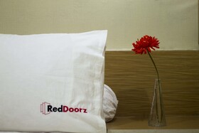 RedDoorz @ Salemba Raya