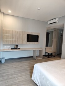 True Blue Sanno Pluit