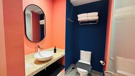 Yellow Bee Resort Cililitan