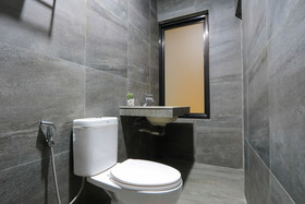 Albani's Family Residence by OYO Rooms