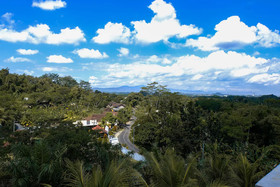 Green Hill Hotel And Convention Center by OYO Rooms