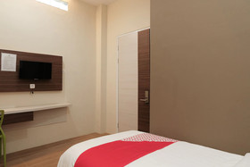 The Peak Guest House Syariah by OYO Rooms