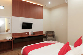 The Peak Guest House Syariah by OYO Rooms