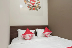 The Peak Guest House Syariah by OYO Rooms