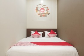The Peak Guest House Syariah by OYO Rooms