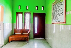 Spot On 93967 Hasna Guest House Syariah