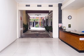 Wisma Family Raya by OYO Rooms