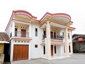 Lilik Homestay Syariah by OYO Rooms