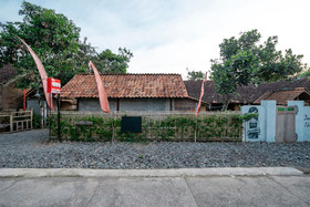 OYO 2393 Putroyono Homestay