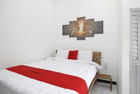 RedDoorz Near Akmil Magelang