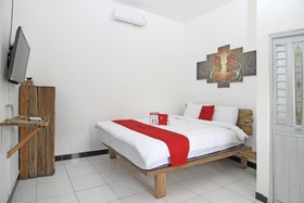 RedDoorz Near Akmil Magelang