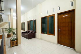 Wisma Wongso Syariah by OYO Rooms