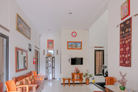 Griya Putri Syariah by OYO Rooms
