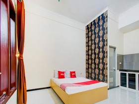 Guest House 180 by  OYO Rooms