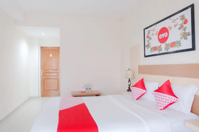 Hasanah Guest House Syariah De Saphire by OYO Rooms