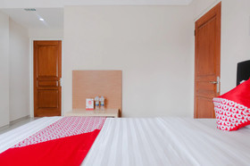 Hasanah Guest House Syariah De Saphire by OYO Rooms