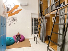 Snooze Hostel Malang