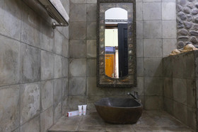 Cahaya Guest House by OYO Rooms