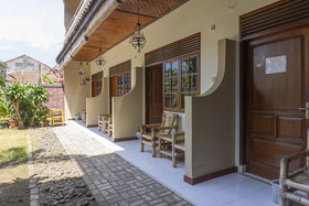 Cahaya Guest House by OYO Rooms
