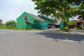 Pondok Romeo Syariah by OYO Rooms