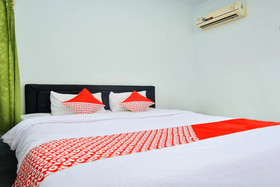 Pondok Romeo Syariah by OYO Rooms