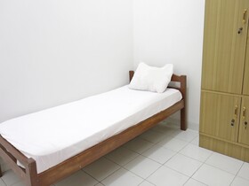 OYO Life 92925 Kost Bu Mala 2 Syariah