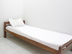 OYO Life 92925 Kost Bu Mala 2 Syariah