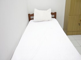 OYO Life 92925 Kost Bu Mala 2 Syariah