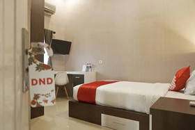 Mr Carpet by OYO Rooms