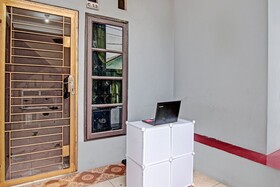 SPOT ON 91828 Homestay Dinda Syariah