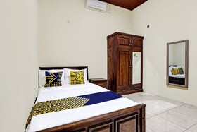 SPOT ON 92424 Wulan Homestay Syariah