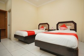 Female Guest House by OYO Rooms