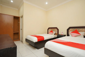 Female Guest House by OYO Rooms