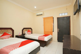 Female Guest House by OYO Rooms