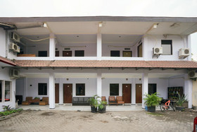 Female Guest House by OYO Rooms