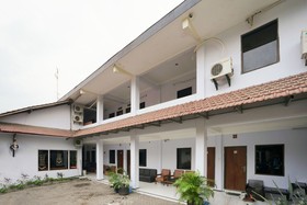 Female Guest House by OYO Rooms