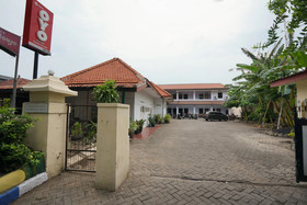 Female Guest House by OYO Rooms