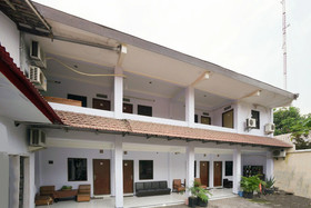Female Guest House by OYO Rooms