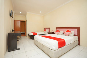 Female Guest House by OYO Rooms