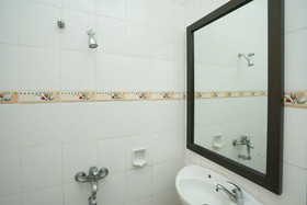 Female Guest House by OYO Rooms