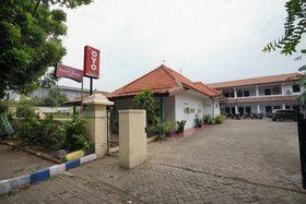 Female Guest House by OYO Rooms