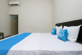 Hotel Ratna by Airy Rooms