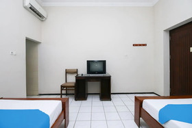Hotel Ratna by Airy Rooms
