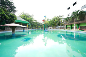 Kampoeng Kita Hotel by OYO Rooms